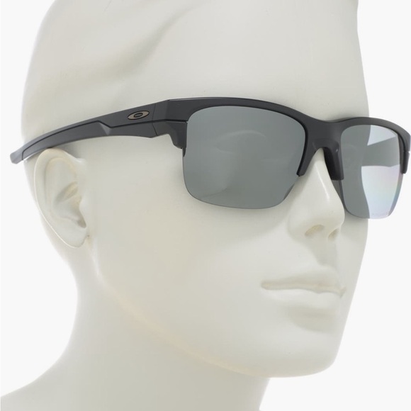 Oakley Thinlink 63mm Polarized Sunglasses in Matte Black/Black Iridium NWT - Picture 3 of 7